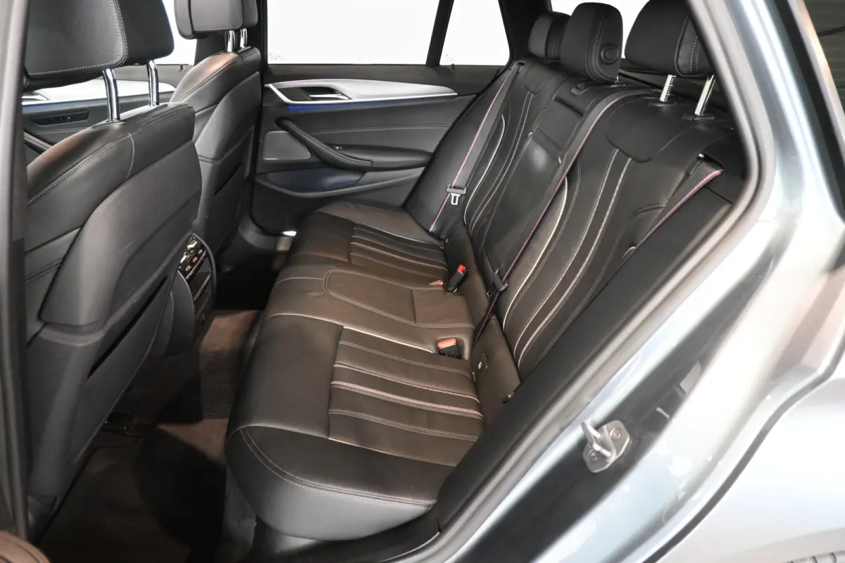 520i High Executive M Sport Automaat Navigatie LED CarPlay Leder Panoramdak Harman & Kardon 100% Onderhouden! Inruil Mogelijk!