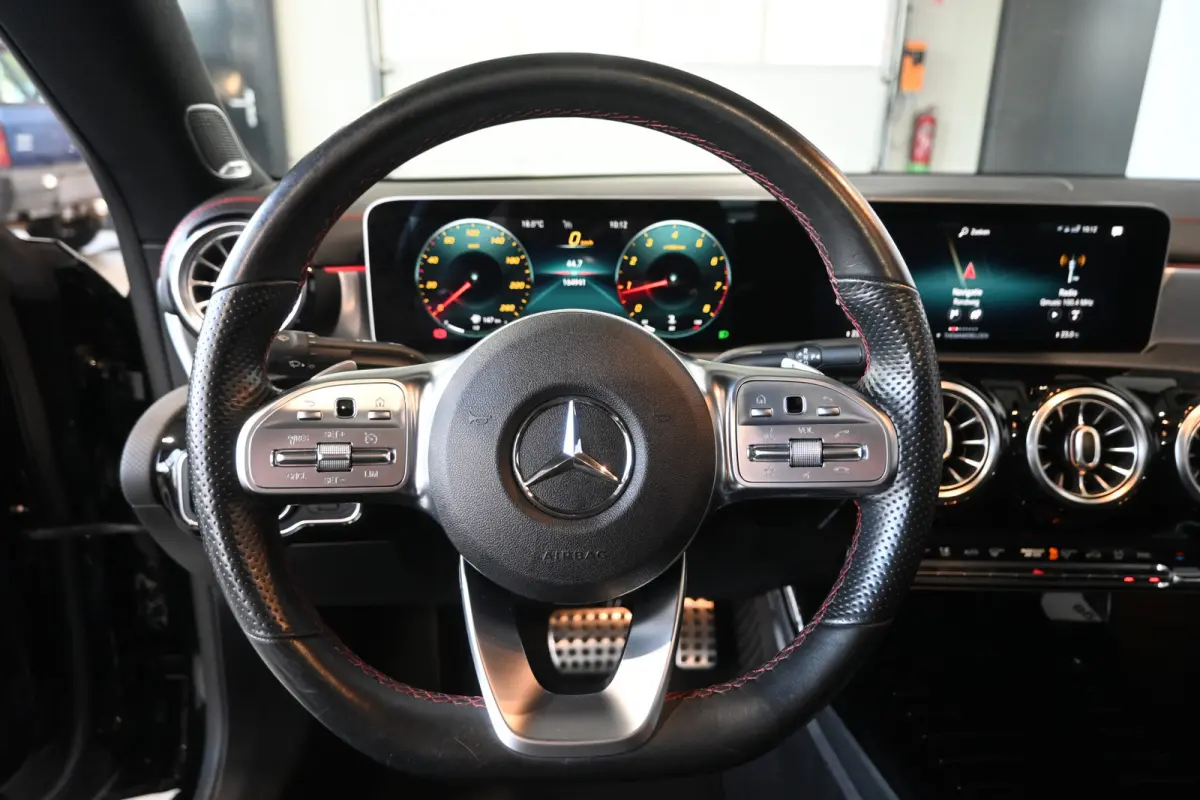 180 Automaat Business Solution AMG WideScreen LED Cruise Clima Panoramadak PDC Sfeer Stoelverwarming Memory Inruil Mogelijk!