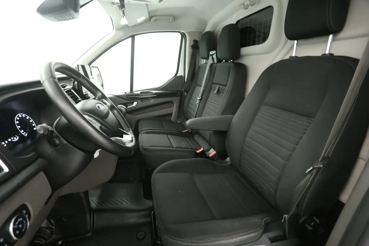 2.0 TDCI L2H1 Limited 170PK | 2800KG Trekgew. | Airco | Camera | Cruise | 3 Zits | 2xSchuifdeur | Trekhaak | Carplay | bi-Xenon
