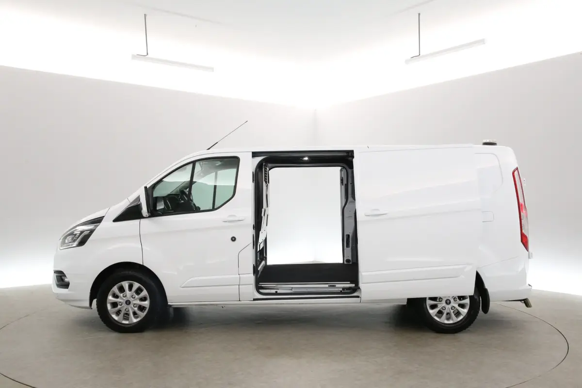 2.0 TDCI L2H1 Limited 170PK | 2800KG Trekgew. | Airco | Camera | Cruise | 3 Zits | 2xSchuifdeur | Trekhaak | Carplay | bi-Xenon