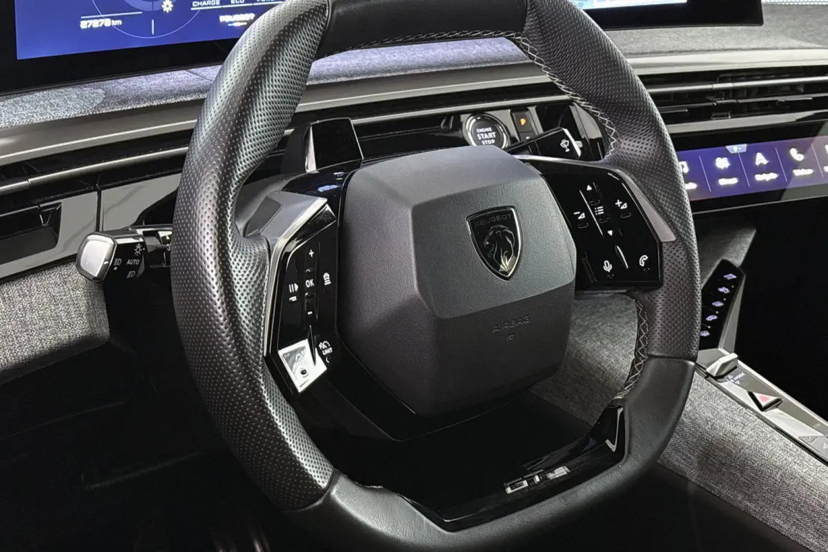 1.2 Hybrid 145 GT Stuur-Stoelverwarming 360 Camera Keyless