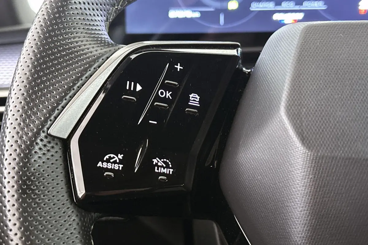 1.2 Hybrid 145 GT Stuur-Stoelverwarming 360 Camera Keyless