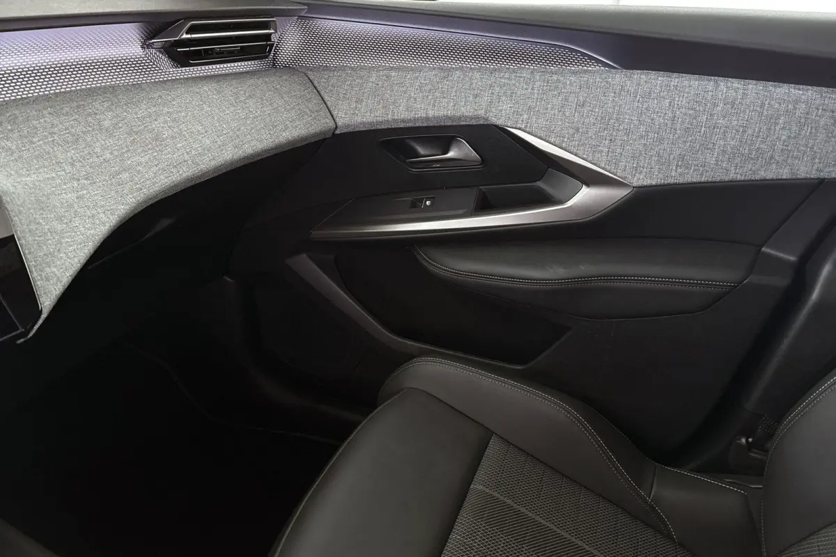 1.2 Hybrid 145 GT Stuur-Stoelverwarming 360 Camera Keyless
