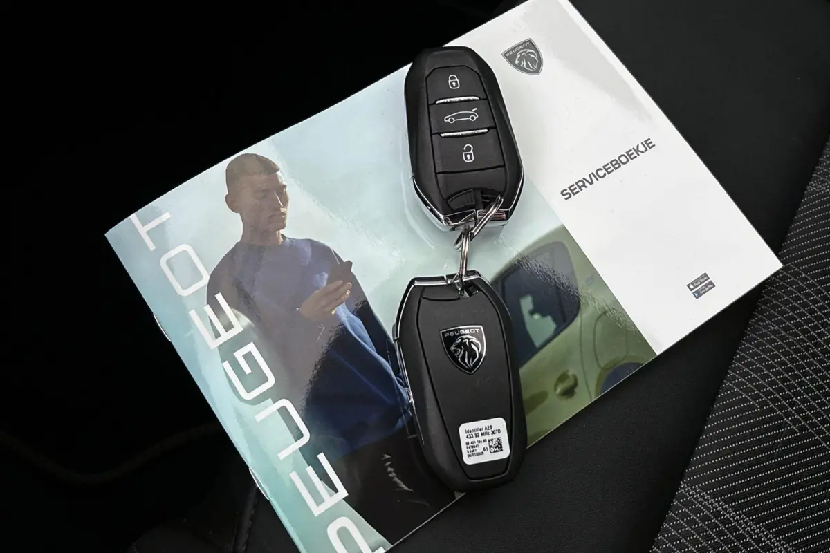 1.2 Hybrid 145 GT Stuur-Stoelverwarming 360 Camera Keyless