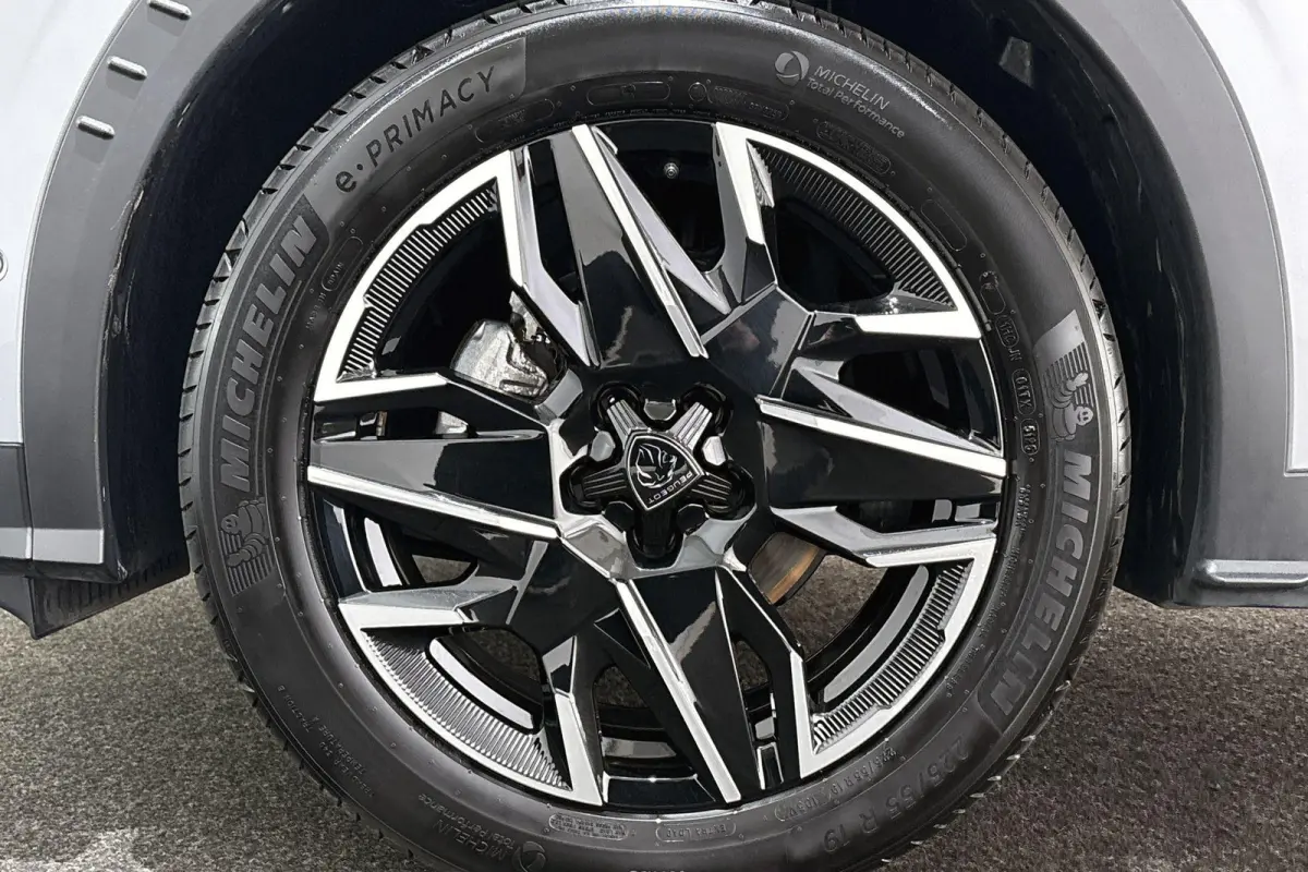 1.2 Hybrid 145 GT Stuur-Stoelverwarming 360 Camera Keyless