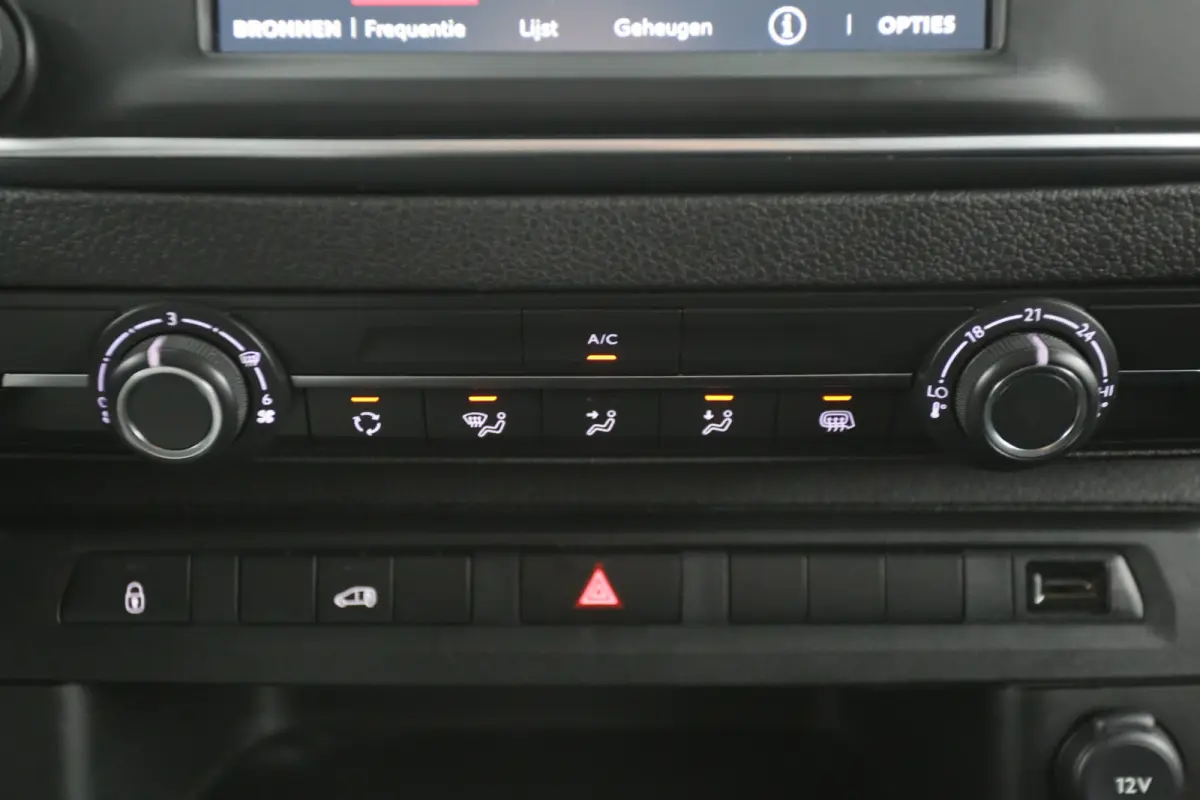 2.0 MultiJet 145PK L2H1 | Airco | Cruise | 3 Zits | Carplay | Parkeersens.