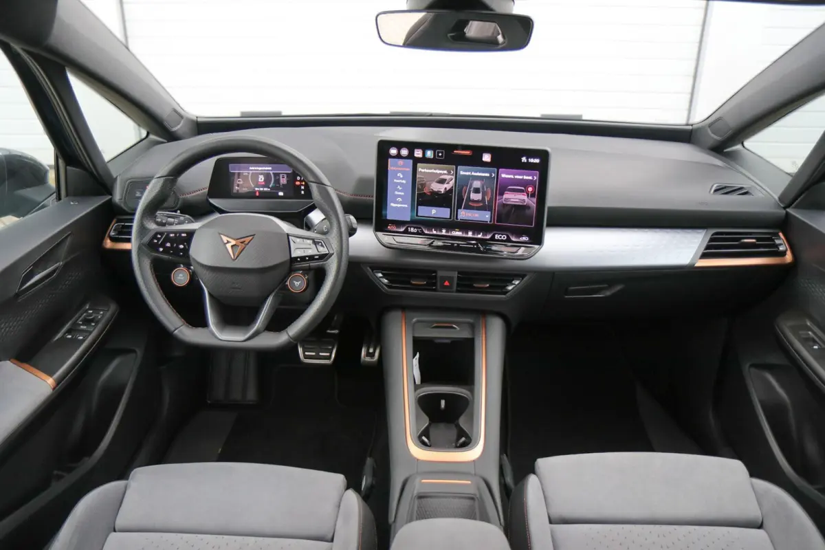 230pk Business 62 kWh | SoH 97% | Navigatie | Stoelverwarming | Full Link | Achteruitrijcamera