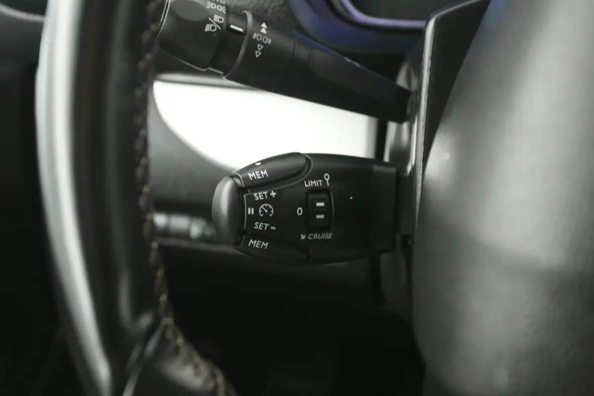 75 kWh L3H1 Long Range | Snelladen | SOH 97% | Clima | Camera | 3 Zits | Cruise | Carplay | Xenon