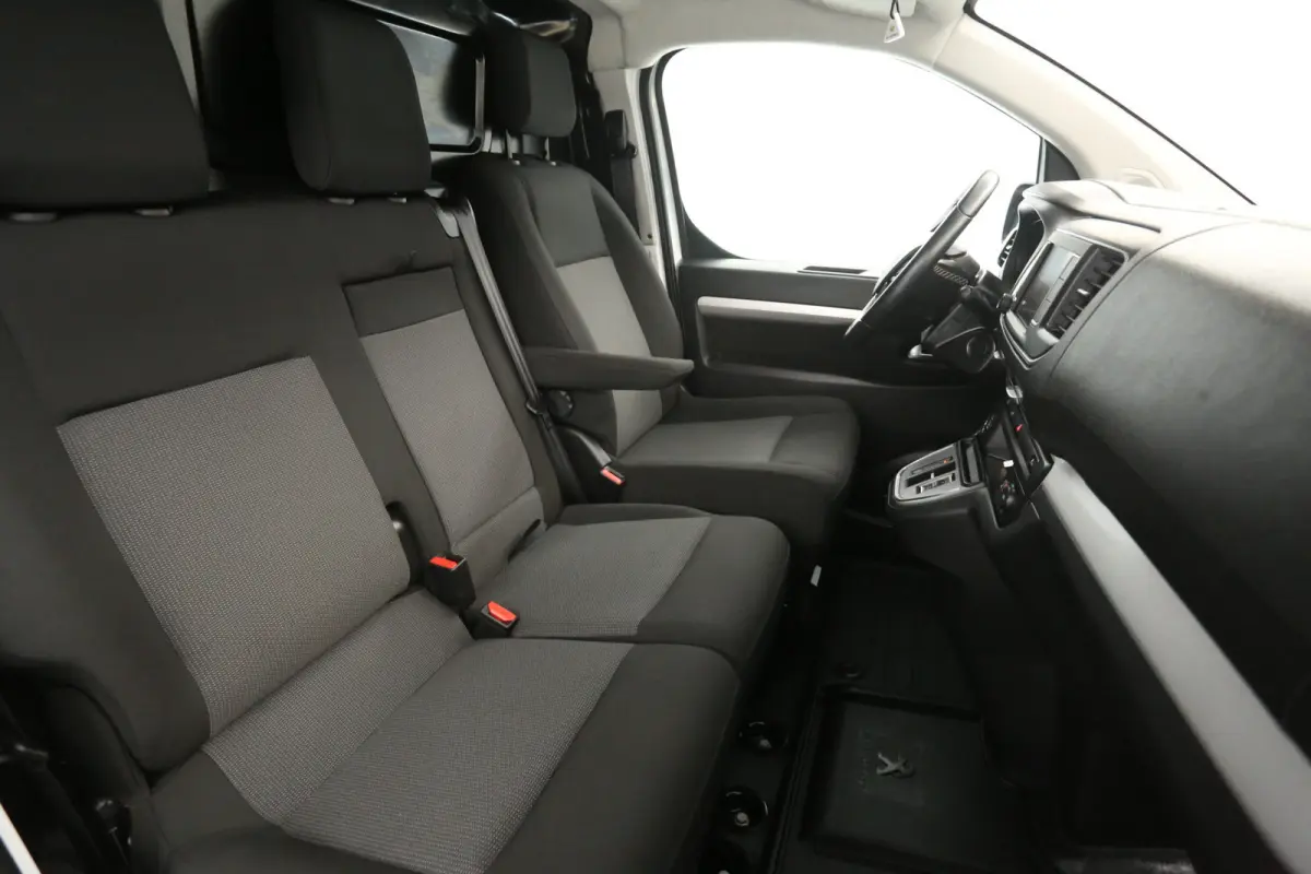 75 kWh L3H1 Long Range | Snelladen | SOH 97% | Clima | Camera | 3 Zits | Cruise | Carplay | Xenon