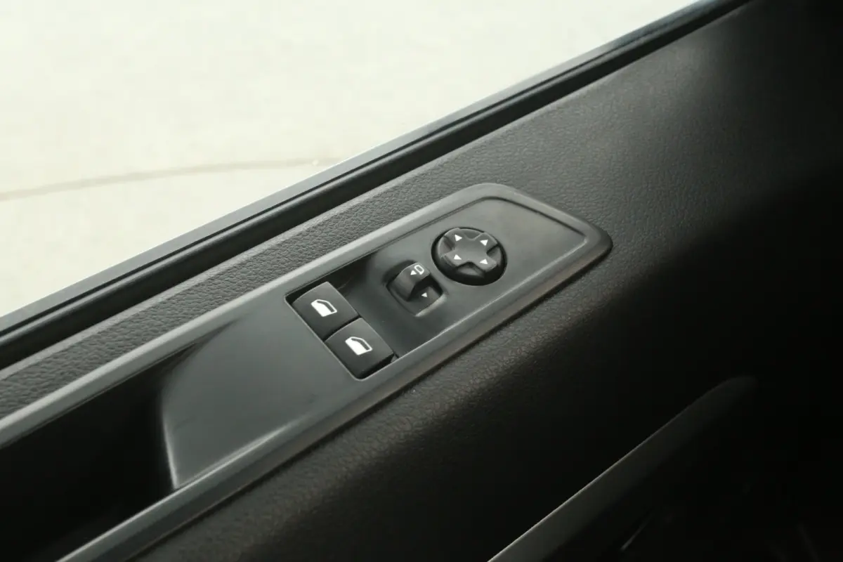 75 kWh L3H1 Long Range | Snelladen | SOH 97% | Clima | Camera | 3 Zits | Cruise | Carplay | Xenon