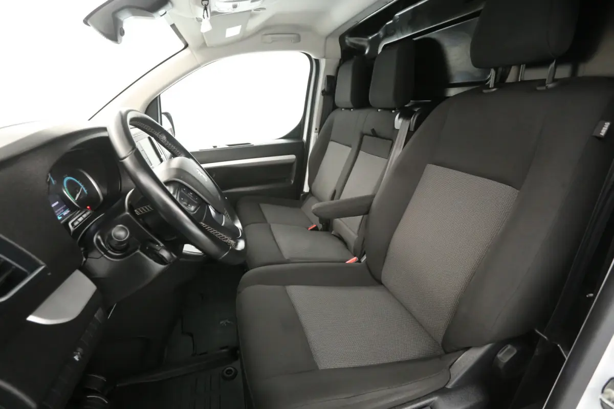 75 kWh L3H1 Long Range | Snelladen | SOH 97% | Clima | Camera | 3 Zits | Cruise | Carplay | Xenon