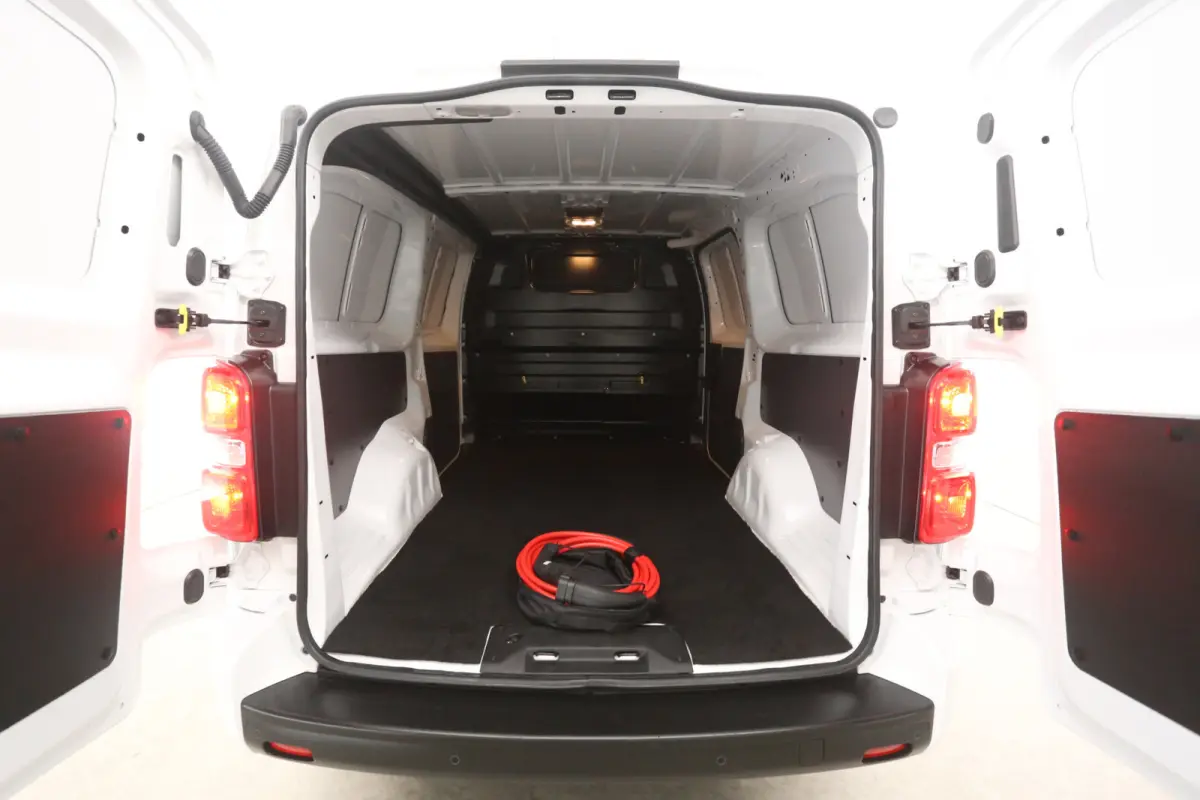 75 kWh L3H1 Long Range | Snelladen | SOH 97% | Clima | Camera | 3 Zits | Cruise | Carplay | Xenon
