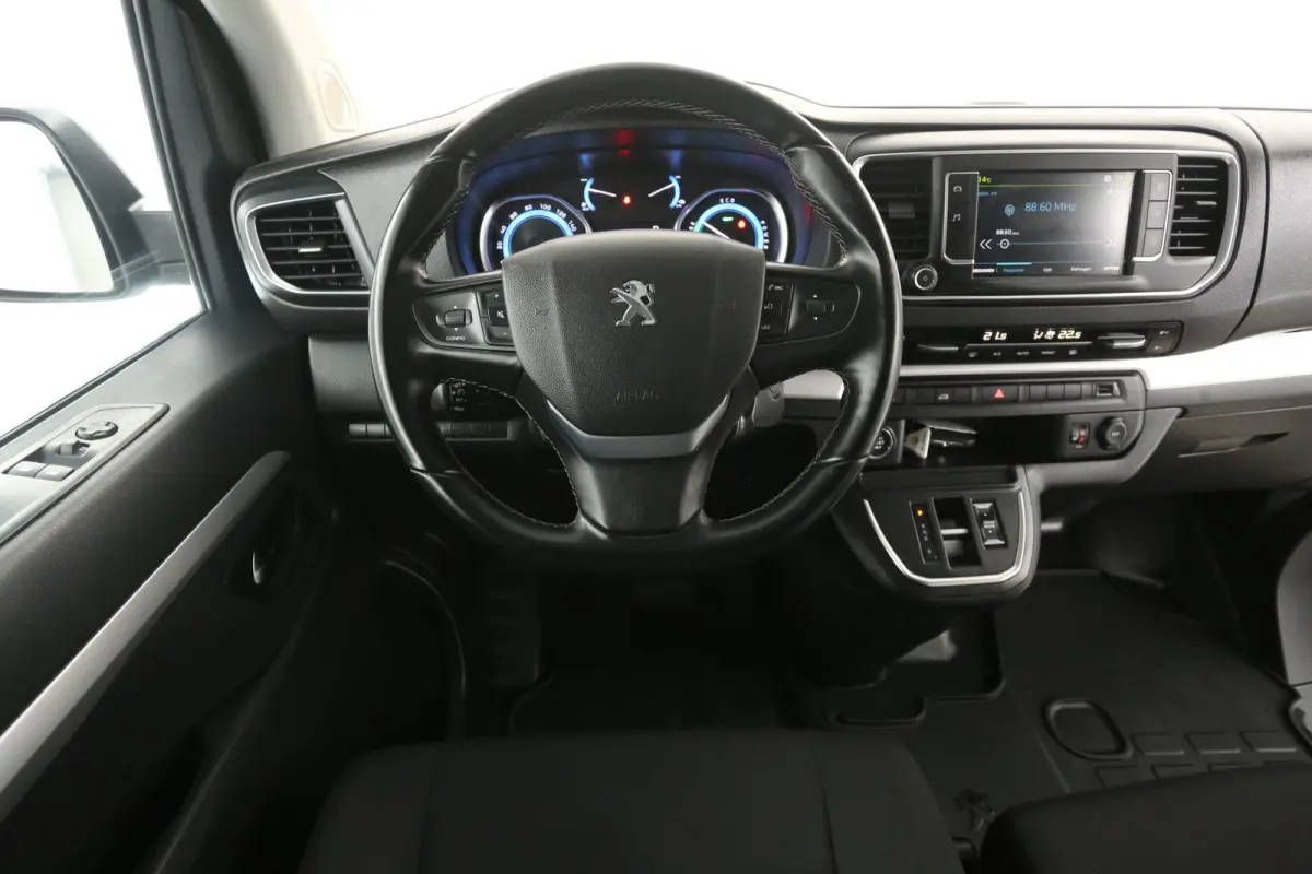 75 kWh L3H1 Long Range | Snelladen | SOH 97% | Clima | Camera | 3 Zits | Cruise | Carplay | Xenon