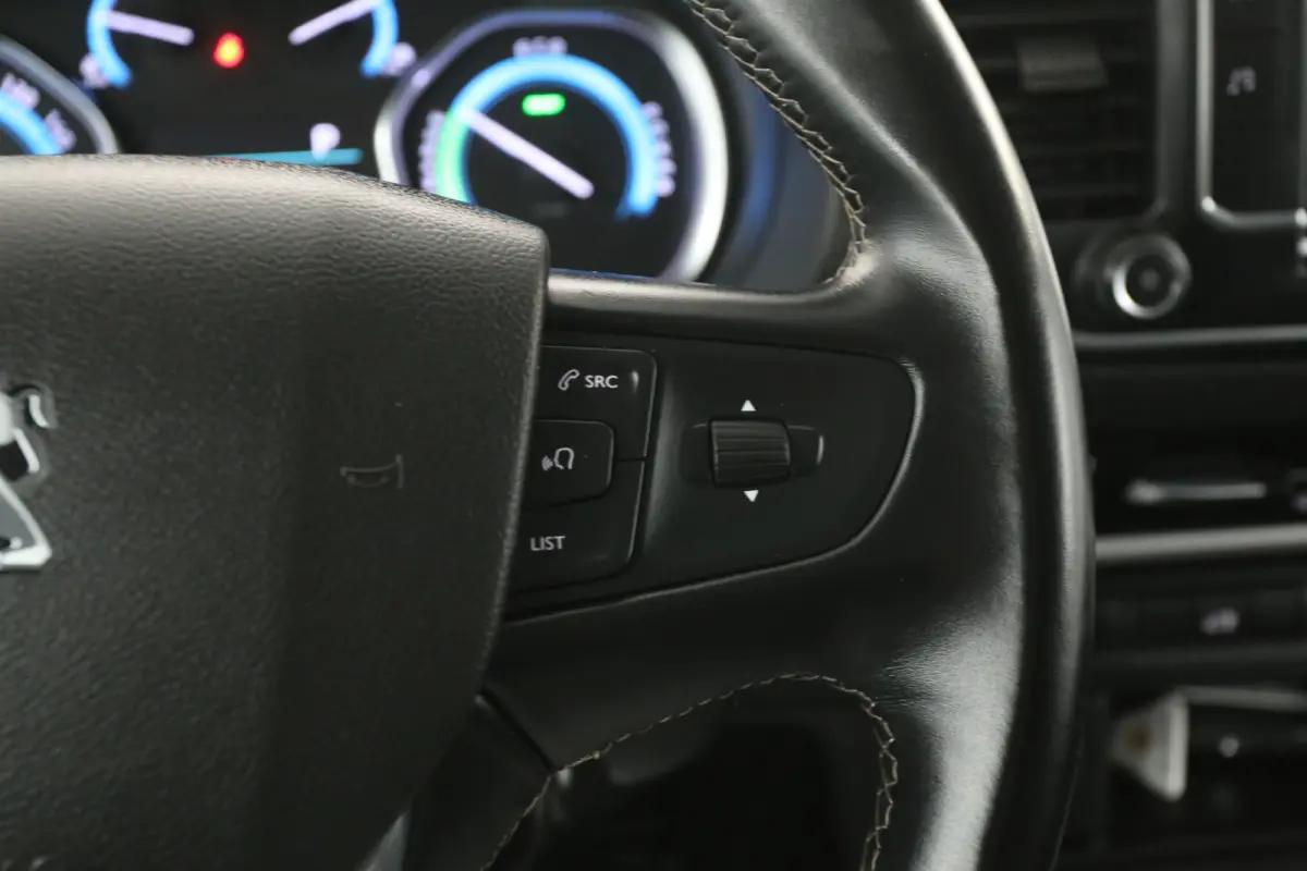 75 kWh L3H1 Long Range | Snelladen | SOH 97% | Clima | Camera | 3 Zits | Cruise | Carplay | Xenon