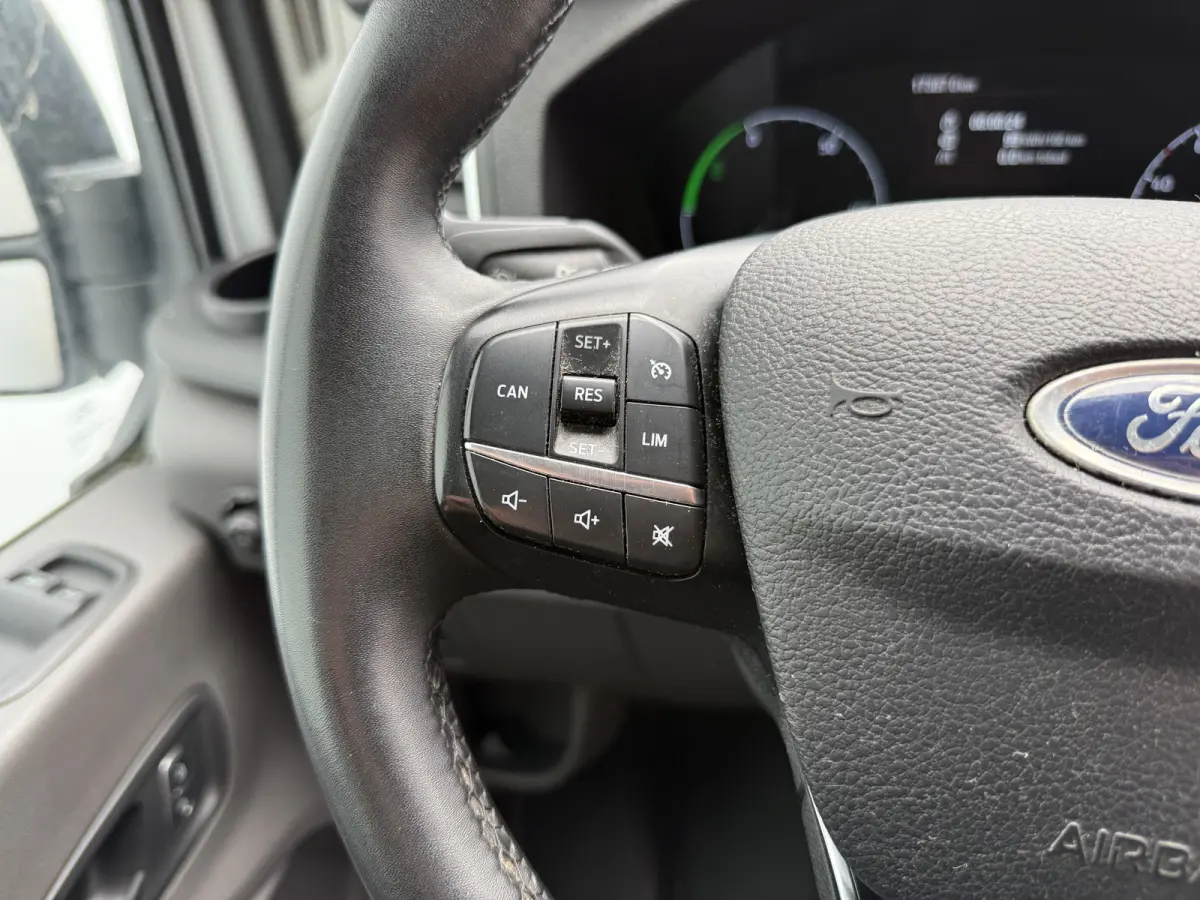 68kWh 184PK L2H2 317km WLTP 97,7% (SOH) BEV Snelladen Camera Cruise control Climate control Carplay Navigatie Parkeersensoren