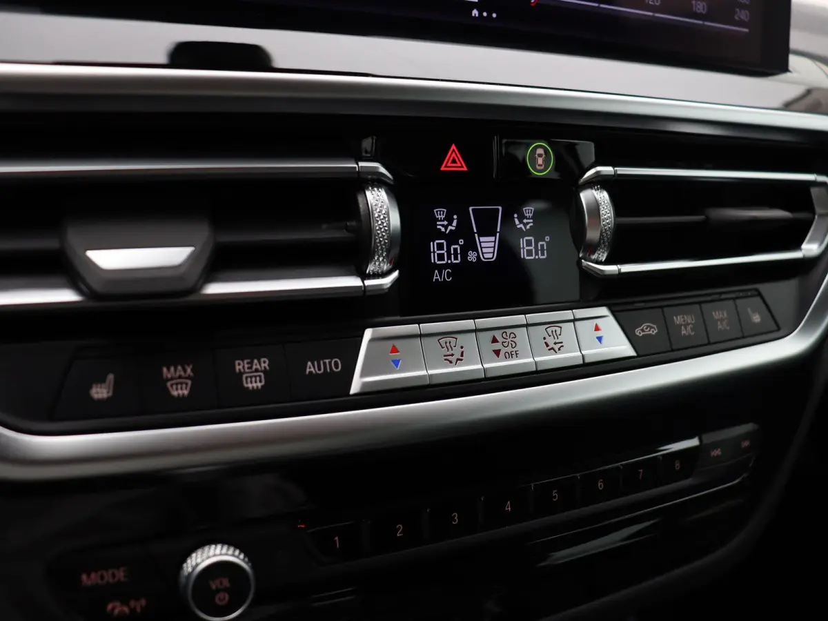 xDrive30e High Executive | SoH 93,3% | Comfort Access | Trekhaak | Laserlight | Head-Up Display | 19''