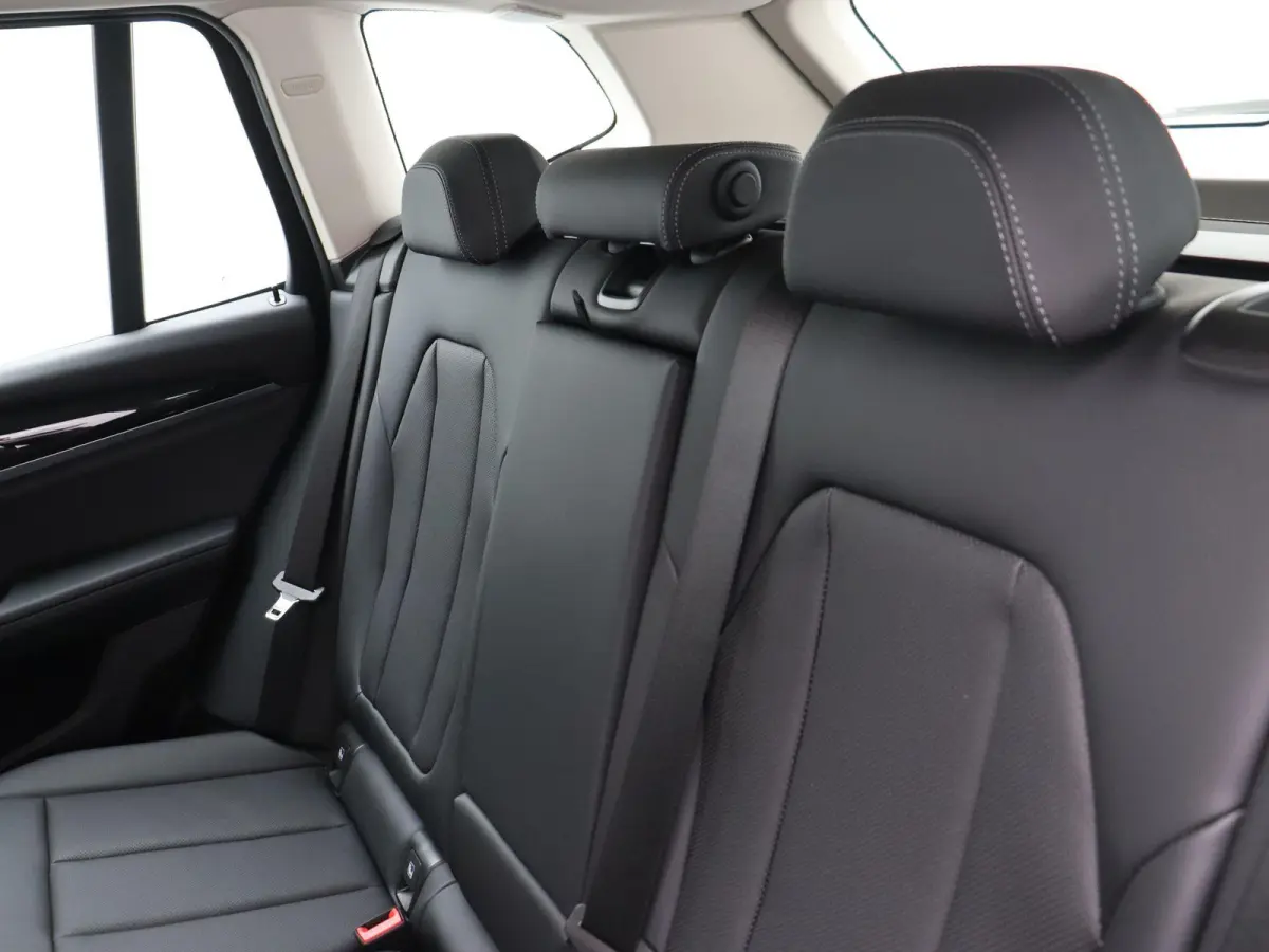 xDrive30e High Executive | SoH 93,3% | Comfort Access | Trekhaak | Laserlight | Head-Up Display | 19''