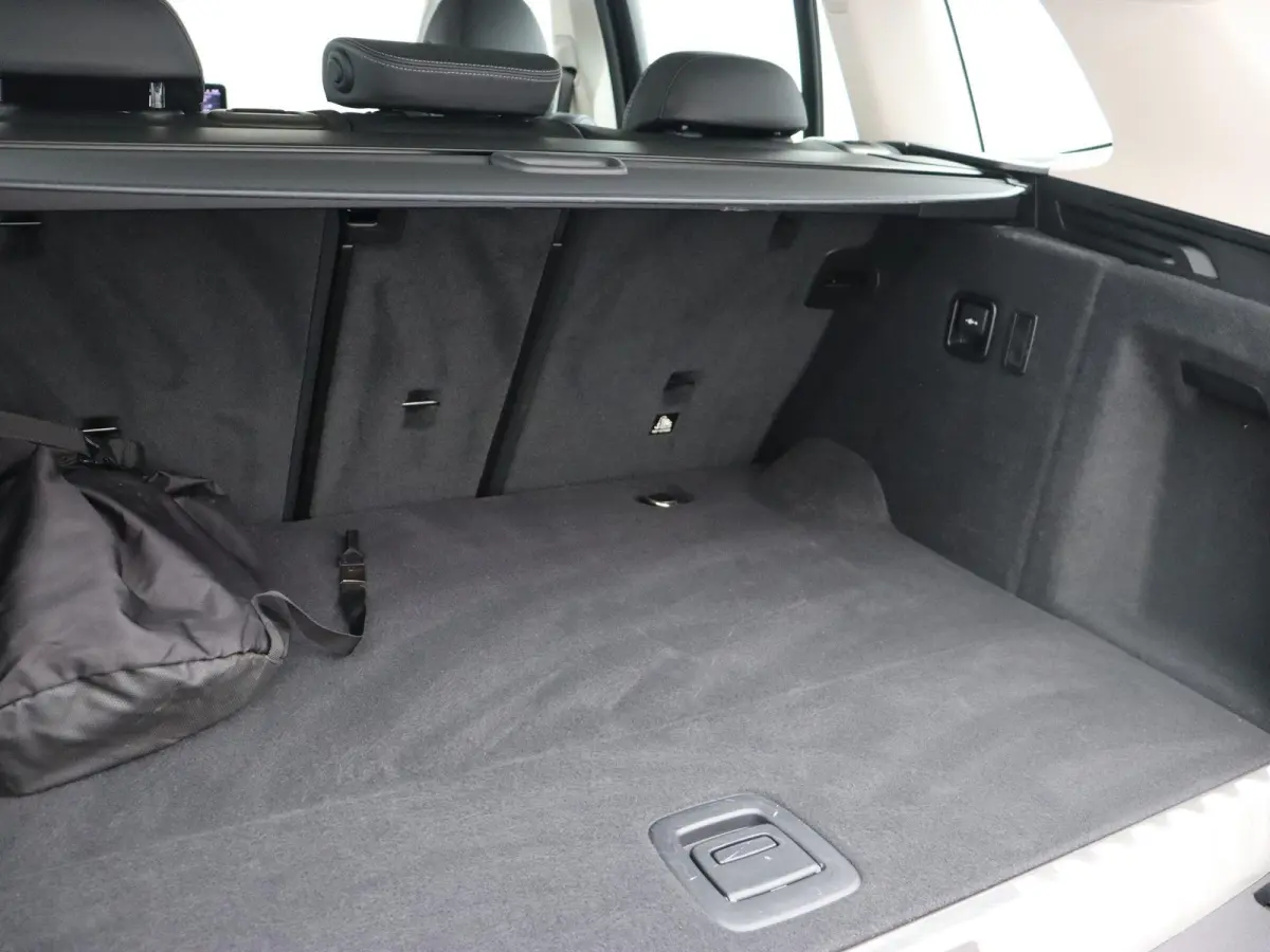 xDrive30e High Executive | SoH 93,3% | Comfort Access | Trekhaak | Laserlight | Head-Up Display | 19''