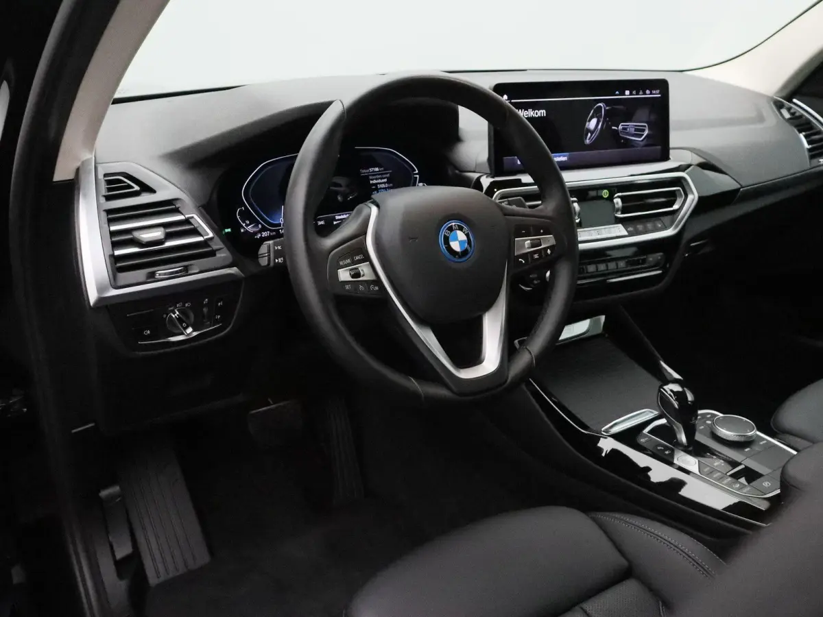 xDrive30e High Executive | SoH 93,3% | Comfort Access | Trekhaak | Laserlight | Head-Up Display | 19''