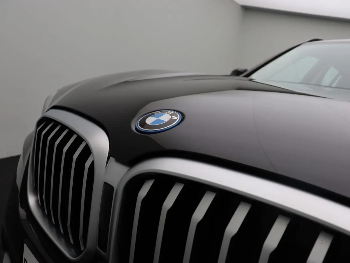 xDrive30e High Executive | SoH 93,3% | Comfort Access | Trekhaak | Laserlight | Head-Up Display | 19''