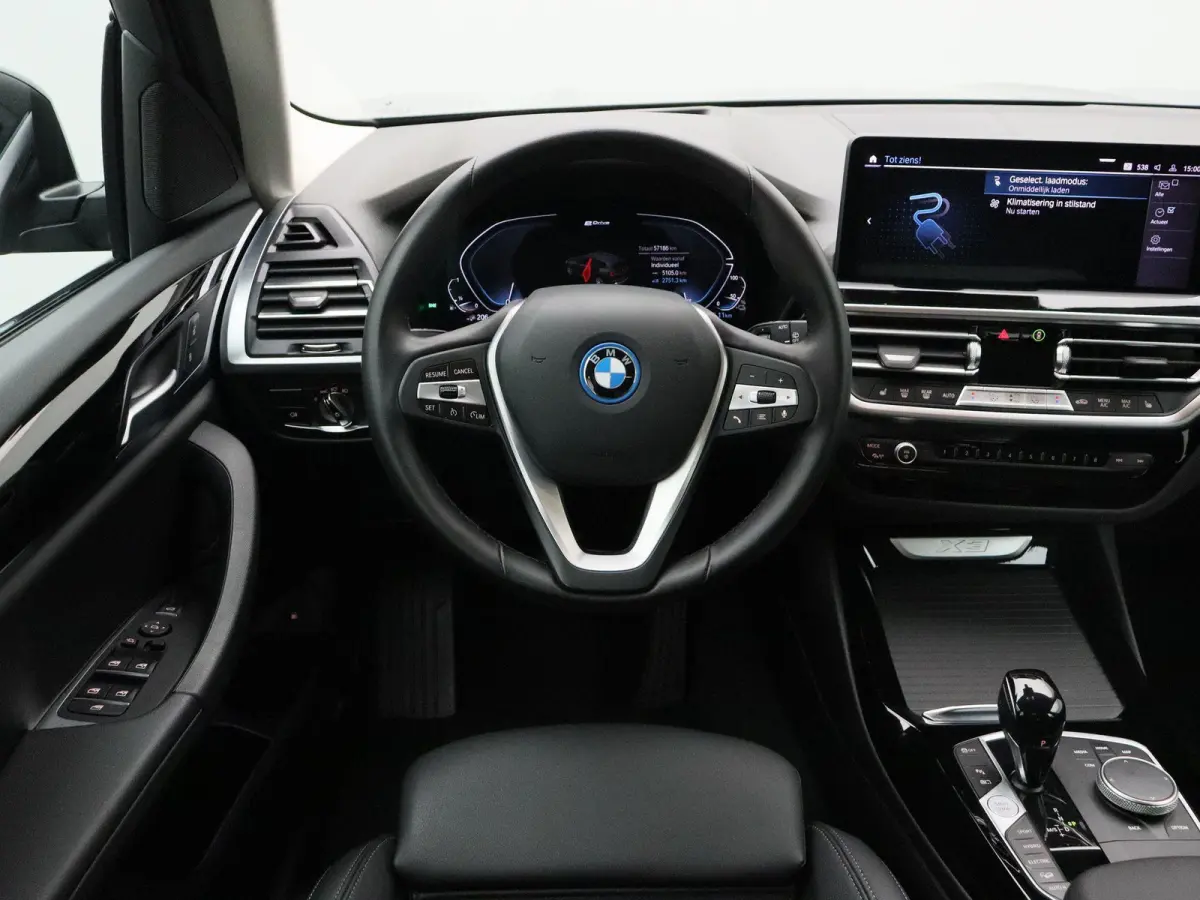 xDrive30e High Executive | SoH 93,3% | Comfort Access | Trekhaak | Laserlight | Head-Up Display | 19''