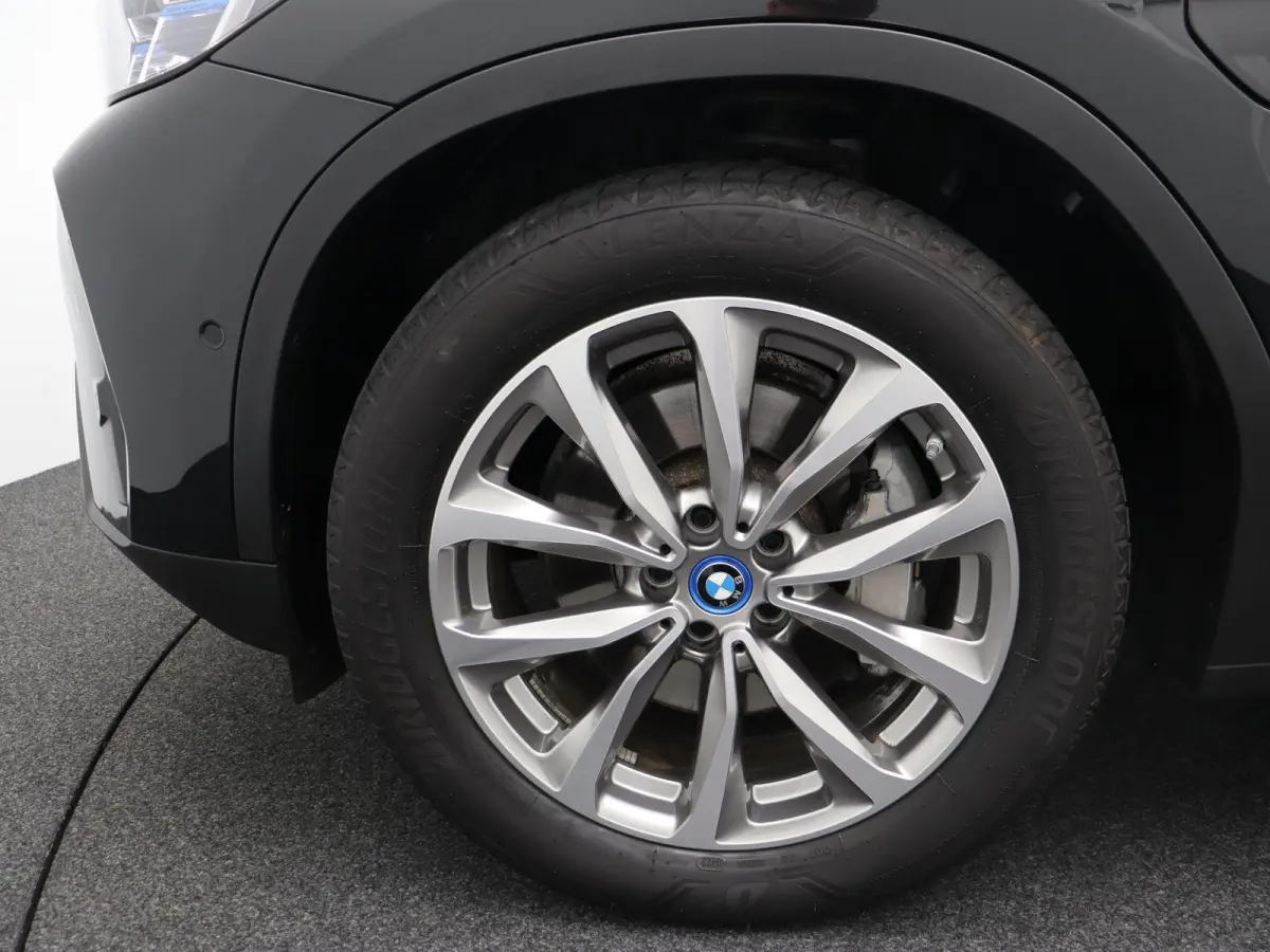 xDrive30e High Executive | SoH 93,3% | Comfort Access | Trekhaak | Laserlight | Head-Up Display | 19''