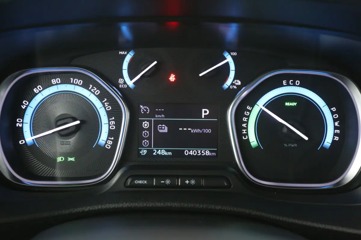75 kWh L3H1 Long Range | Snelladen | SOH 96% | Airco | Cruise | 3 Zits | Carplay | Parkeersens.