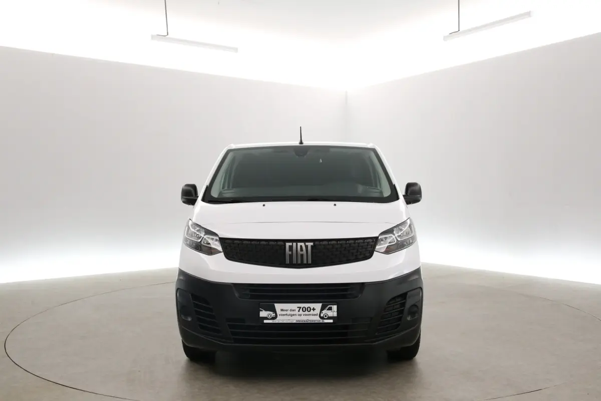 75 kWh L3H1 Long Range | Snelladen | SOH 96% | Airco | Cruise | 3 Zits | Carplay | Parkeersens.