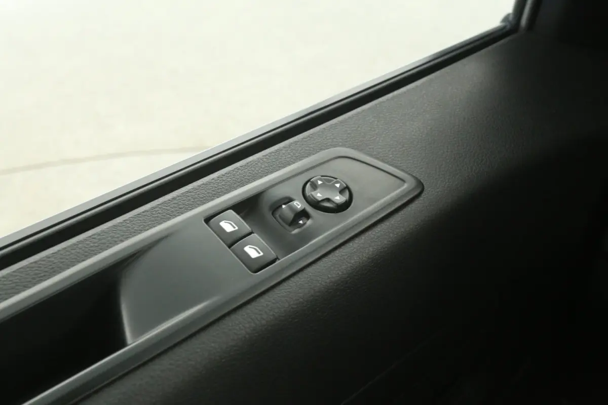 75 kWh L3H1 Long Range | Snelladen | SOH 96% | Airco | Cruise | 3 Zits | Carplay | Parkeersens.