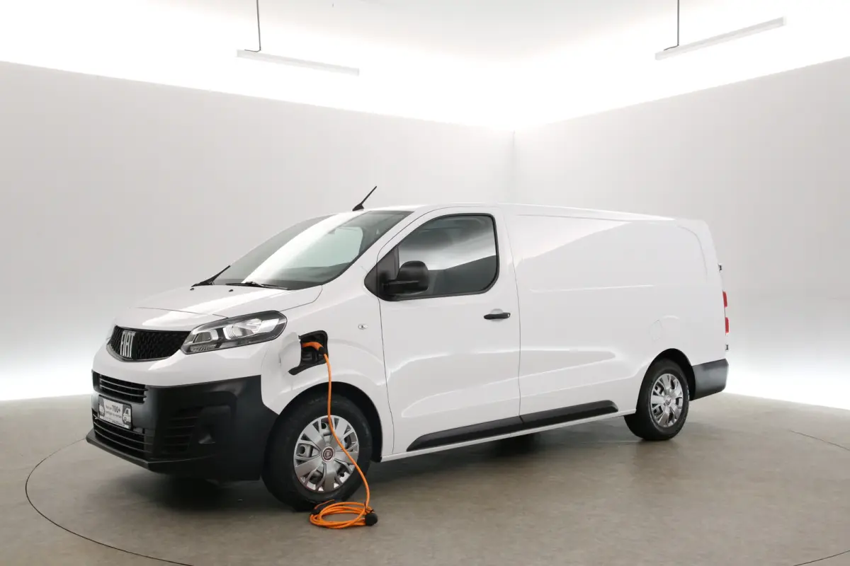 75 kWh L3H1 Long Range | Snelladen | SOH 96% | Airco | Cruise | 3 Zits | Carplay | Parkeersens.