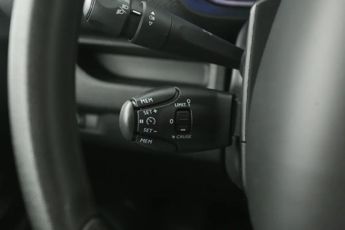 75 kWh L3H1 Long Range | Snelladen | SOH 96% | Airco | Cruise | 3 Zits | Carplay | Parkeersens.