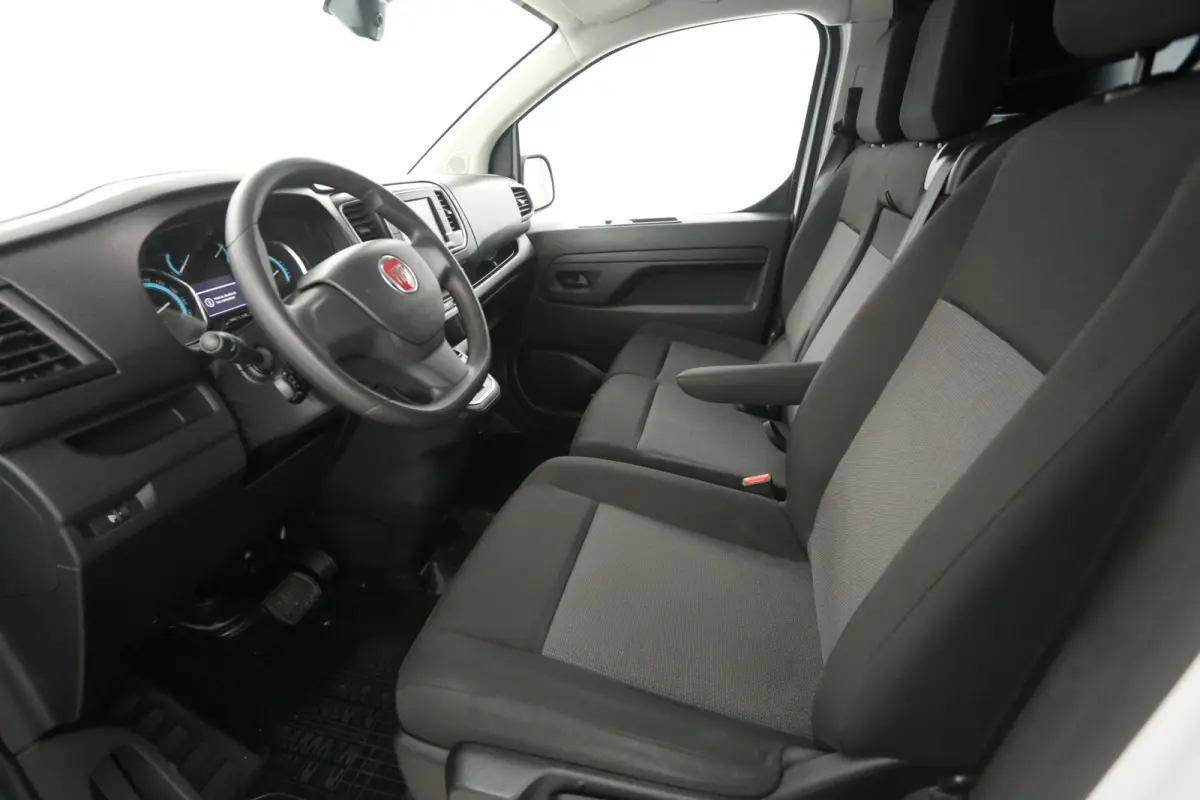 75 kWh L3H1 Long Range | Snelladen | SOH 96% | Airco | Cruise | 3 Zits | Carplay | Parkeersens.