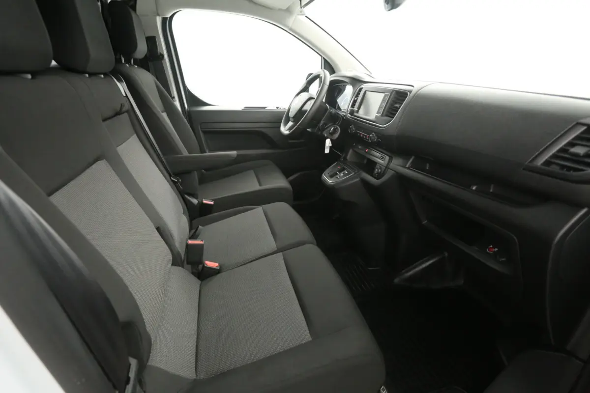 75 kWh L3H1 Long Range | Snelladen | SOH 96% | Airco | Cruise | 3 Zits | Carplay | Parkeersens.