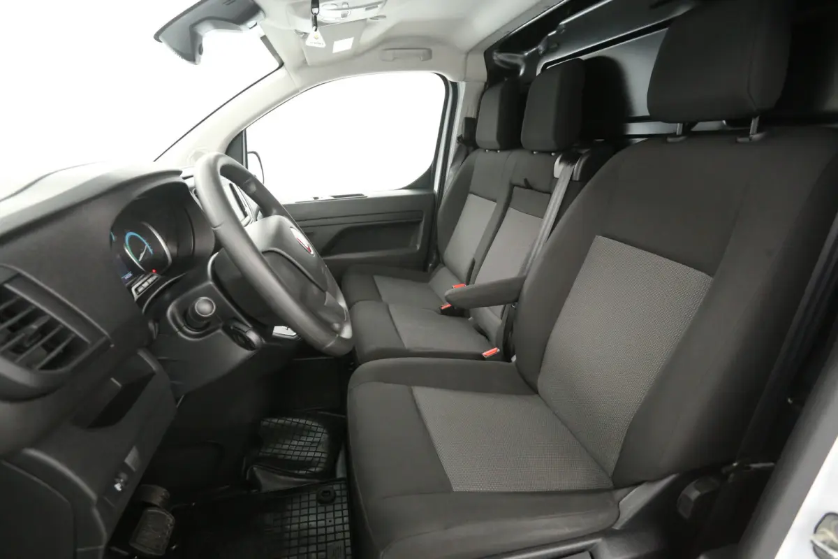 75 kWh L3H1 Long Range | Snelladen | SOH 96% | Airco | Cruise | 3 Zits | Carplay | Parkeersens.