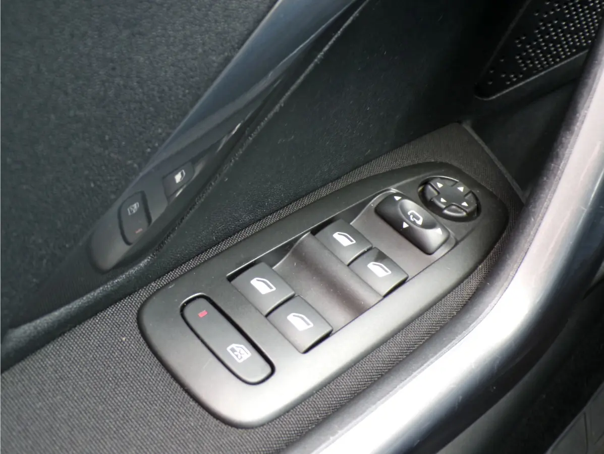 1.2 PureTech Active van 1e eig automaat nw DB riem