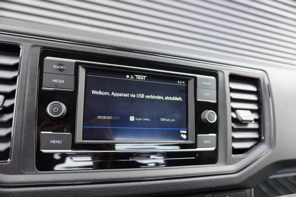 140pk 4x4 4-Motion Open laadbak LED Stoelverwarming Trekhaak Apple carplay 3-Zits