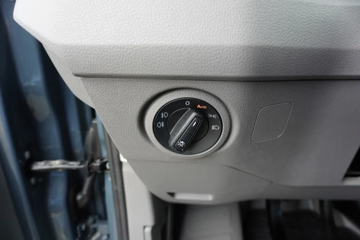 140pk 4x4 4-Motion Open laadbak LED Stoelverwarming Trekhaak Apple carplay 3-Zits