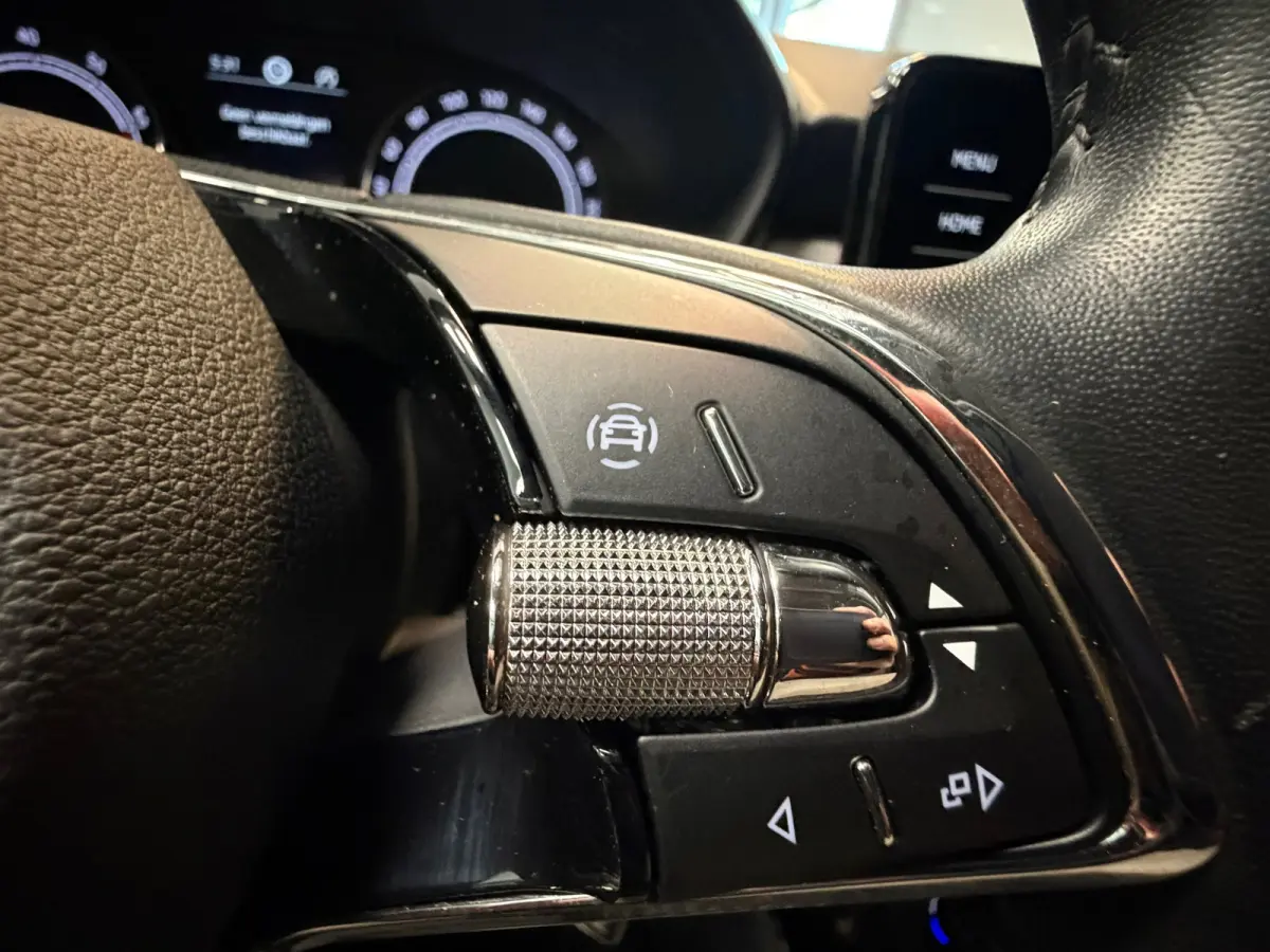 1.0 TSI Ambition | CAR PLAY | CRUISE | LED | TREKHAAK |