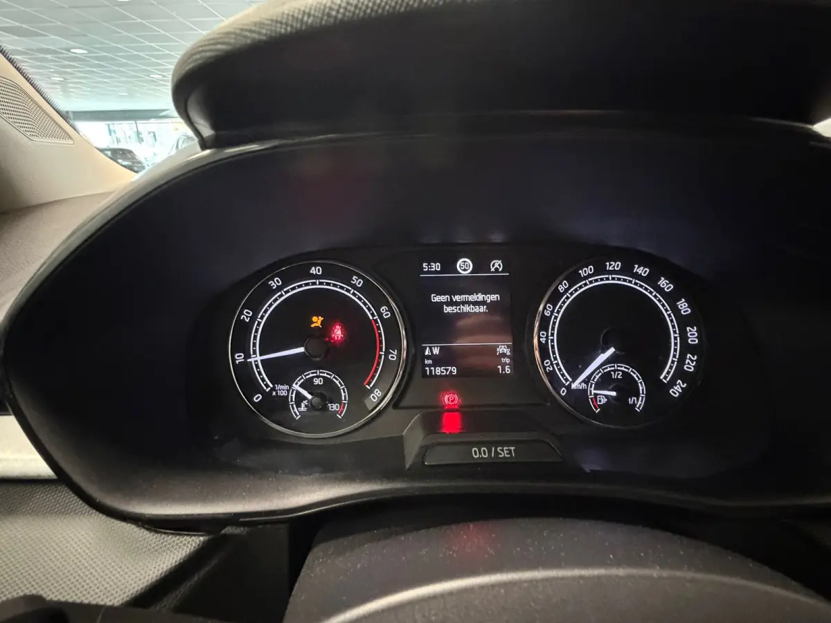 1.0 TSI Ambition | CAR PLAY | CRUISE | LED | TREKHAAK |