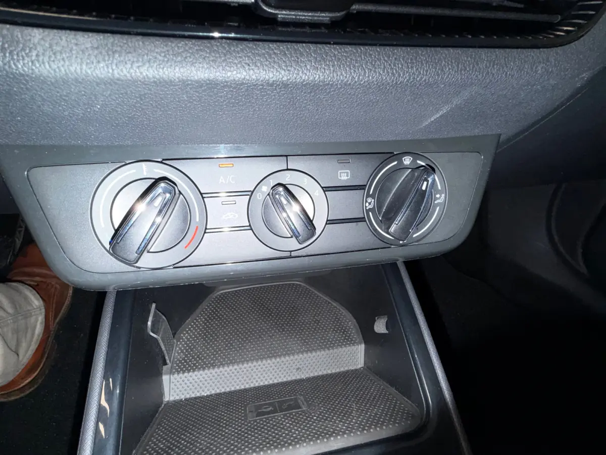 1.0 TSI Ambition | CAR PLAY | CRUISE | LED | TREKHAAK |