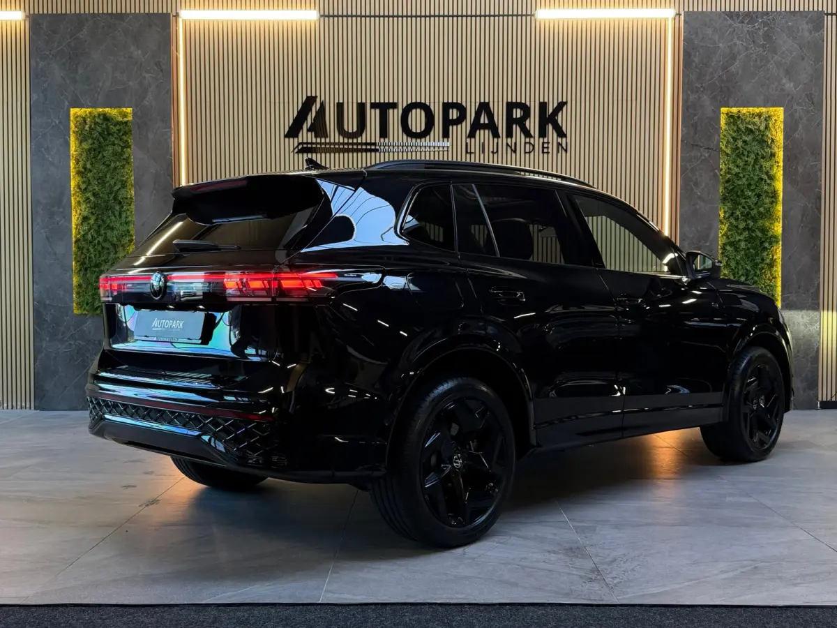 1.5 eHybrid 3x R-Line |BTW|PANO|MASSAGE|H&K|HuD|360 CAM|KEYLESS|IQ LIGHT|MEMORY|FABRIEKSGARANTIE|STOELKOELING|