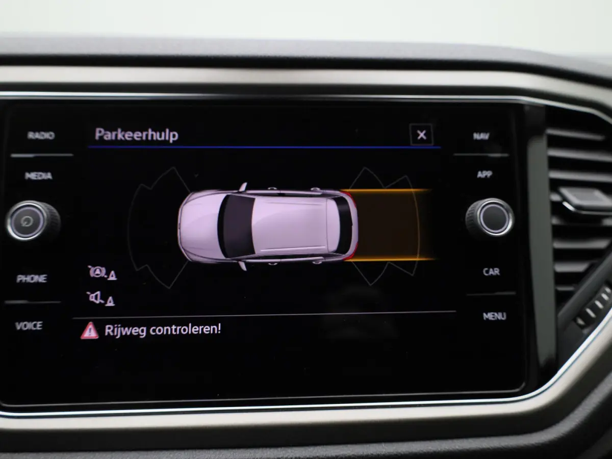 1.0 TSI Style Business 110 PK | Navigatie | Parkeersensoren | Climate Control | Adaptive Cruise Control | Achterklep, elektrisch bedienbaar | Apple Carplay | Android Auto |