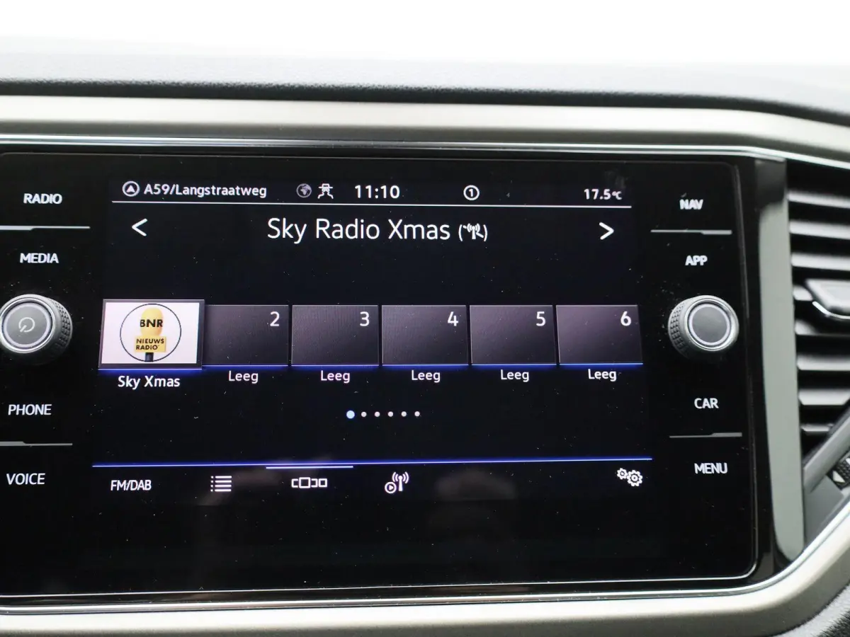 1.0 TSI Style Business 110 PK | Navigatie | Parkeersensoren | Climate Control | Adaptive Cruise Control | Achterklep, elektrisch bedienbaar | Apple Carplay | Android Auto |