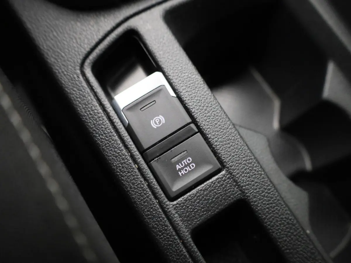1.0 TSI Style Business 110 PK | Navigatie | Parkeersensoren | Climate Control | Adaptive Cruise Control | Achterklep, elektrisch bedienbaar | Apple Carplay | Android Auto |