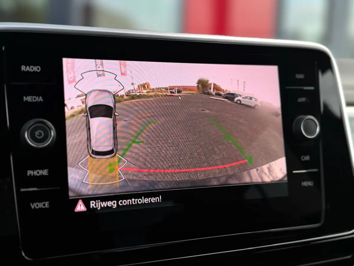 1.5 TSI DSG-7 3 X R-Line | Panorama | Camera | Parksens |Keyless | Carplay |