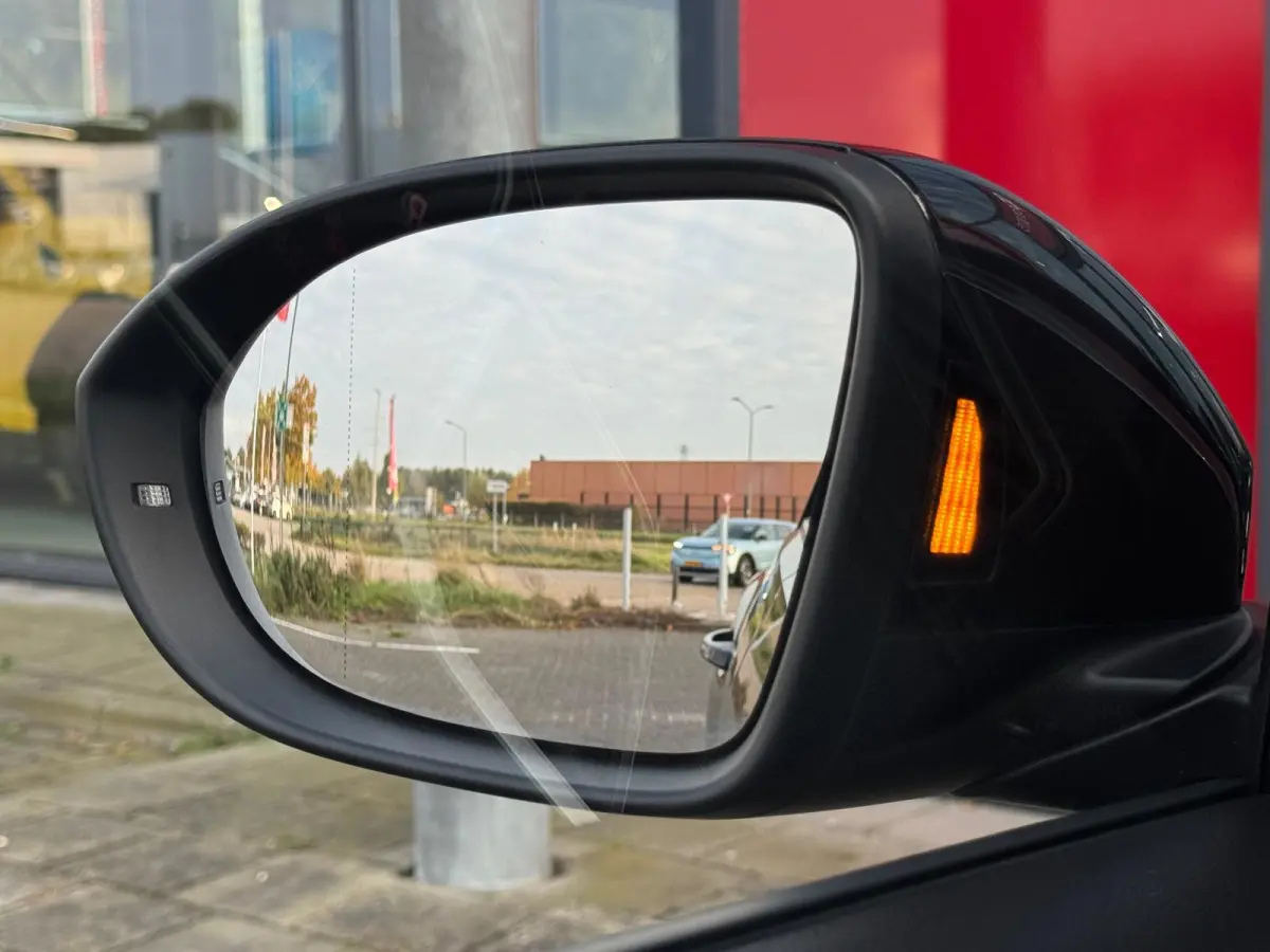 1.5 TSI DSG-7 3 X R-Line | Panorama | Camera | Parksens |Keyless | Carplay |