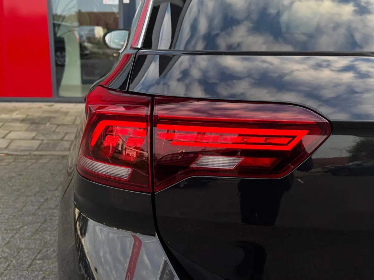 1.5 TSI DSG-7 3 X R-Line | Panorama | Camera | Parksens |Keyless | Carplay |