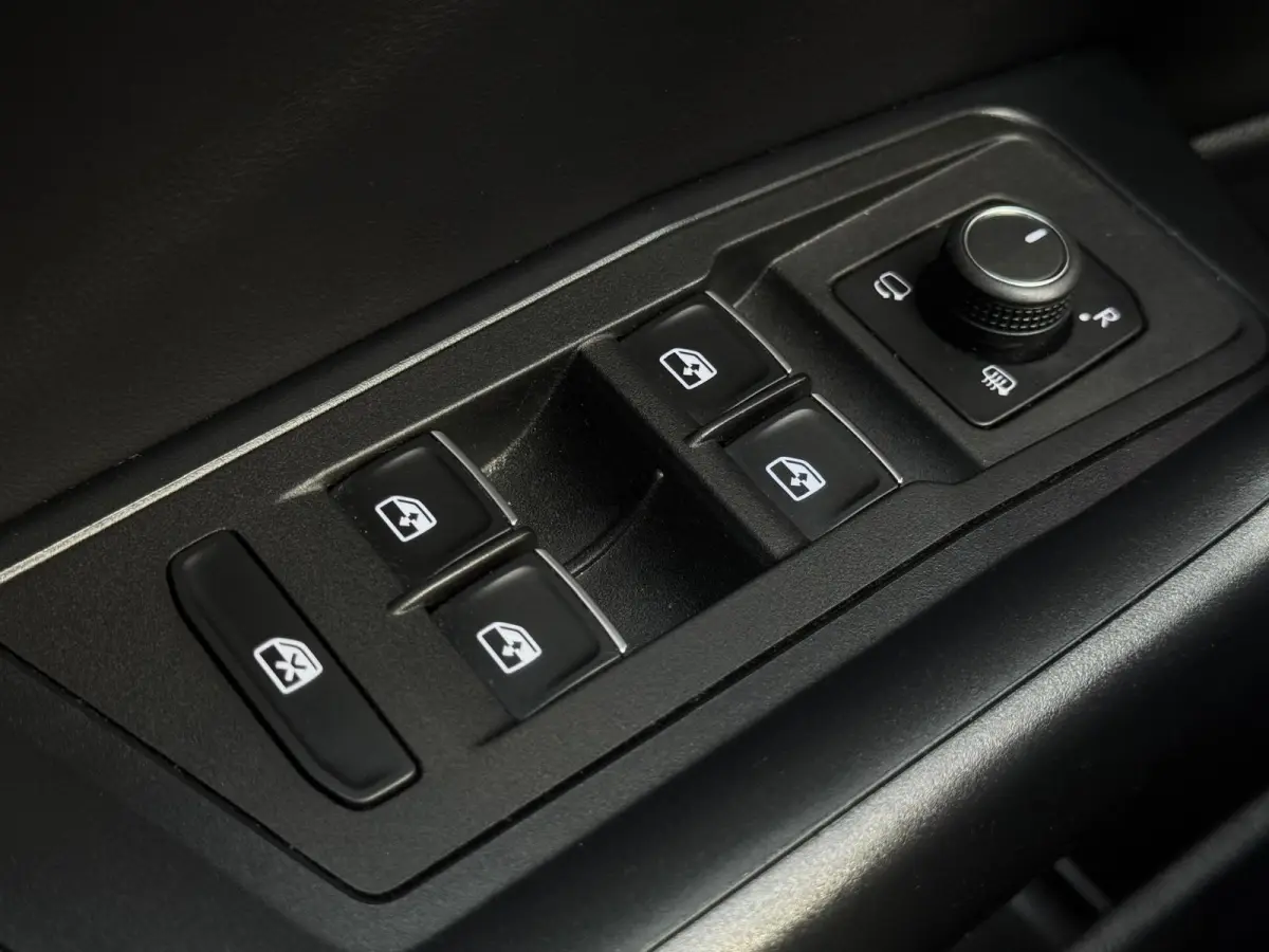 1.5 TSI DSG-7 3 X R-Line | Panorama | Camera | Parksens |Keyless | Carplay |