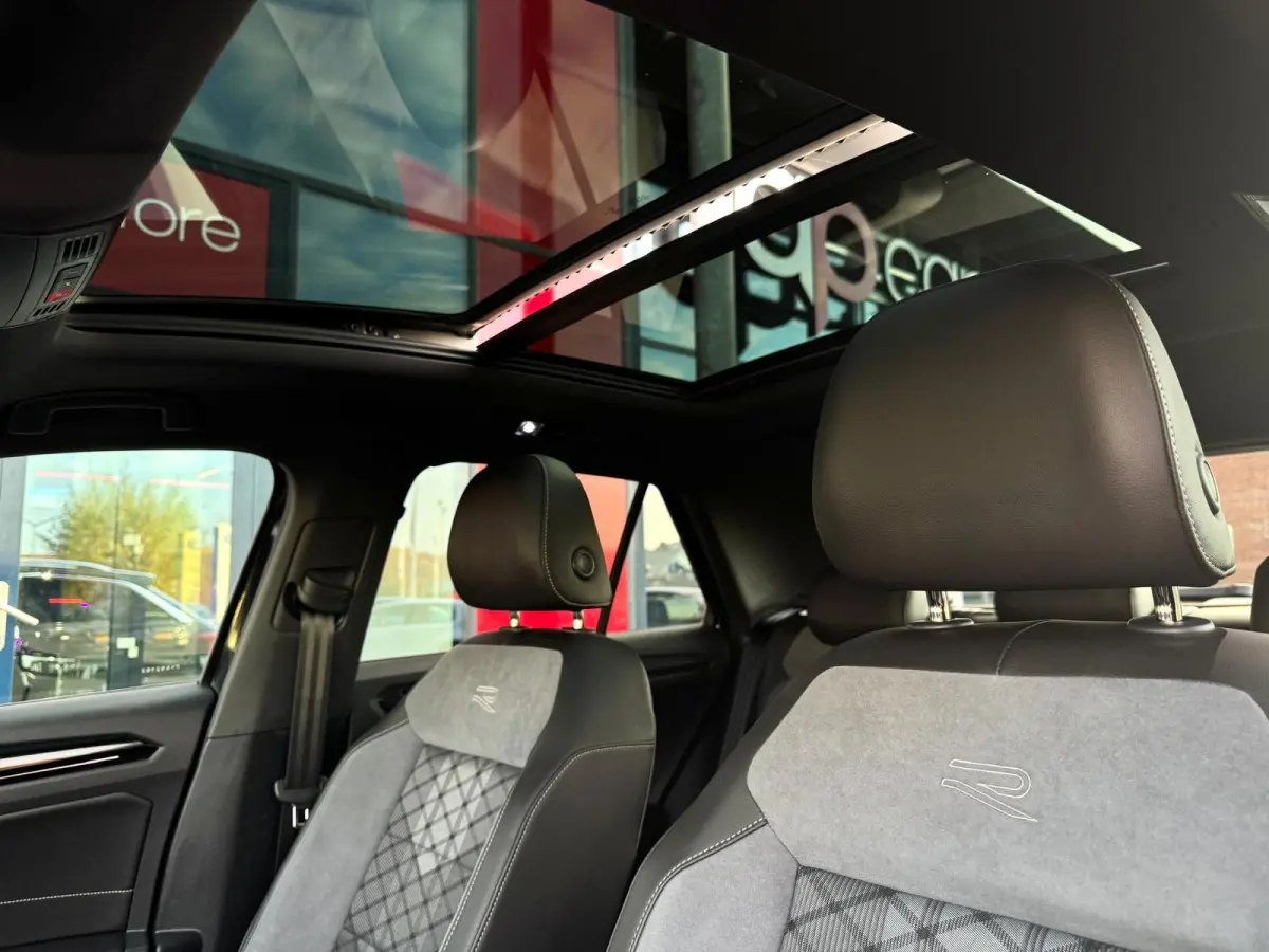 1.5 TSI DSG-7 3 X R-Line | Panorama | Camera | Parksens |Keyless | Carplay |