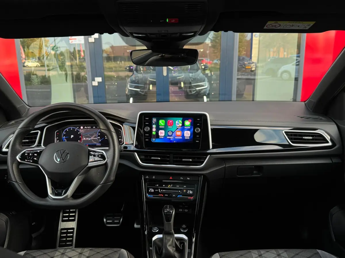 1.5 TSI DSG-7 3 X R-Line | Panorama | Camera | Parksens |Keyless | Carplay |